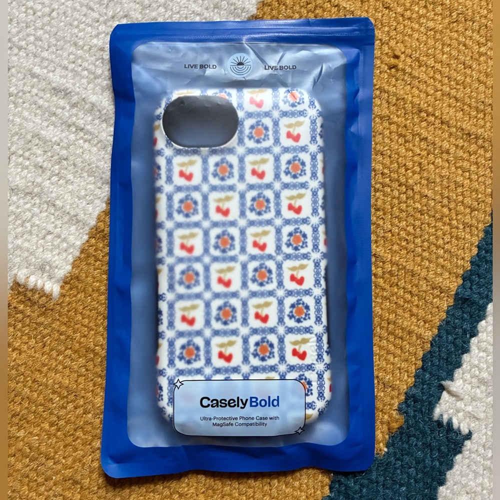 Casely iPhone 16e Case - Picture 3 of 5